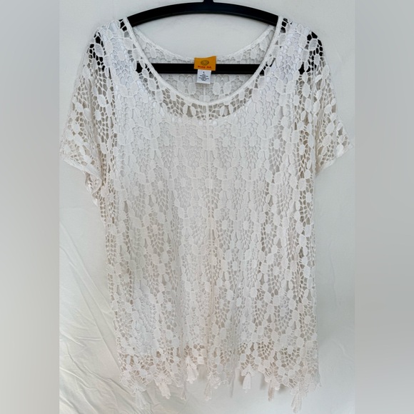 Canadian Made Cotton White Lace Top - Picture 2 of 4